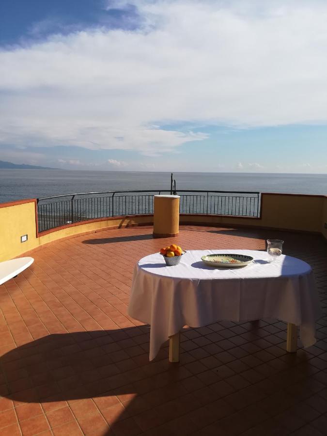 Casa Carmelo Lejlighed Nizza di Sicilia Eksteriør billede