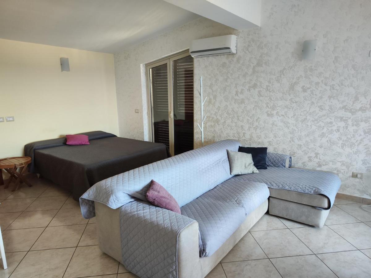 Casa Carmelo Lejlighed Nizza di Sicilia Eksteriør billede